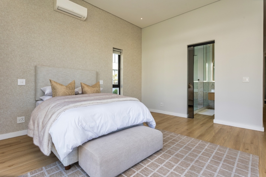 4 Bedroom Property for Sale in Pearl Valley at Val de Vie Western Cape